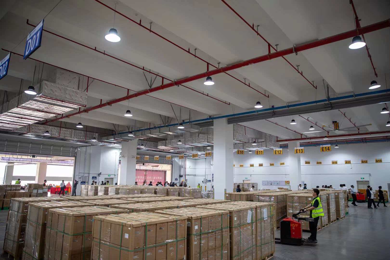 雷竞技震中杯中美双自营团队具体是如何运作的？